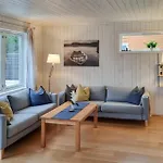 Pet Friendly In *